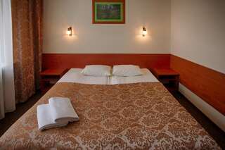 Отель Hotel Turkus Белосток Двухместный номер с 1 кроватью или 2 отдельными кроватями-2